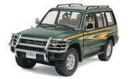 1998年三菱帕杰罗长轴3.5 V6 汽车模型 太阳星1:18 绿色st1225