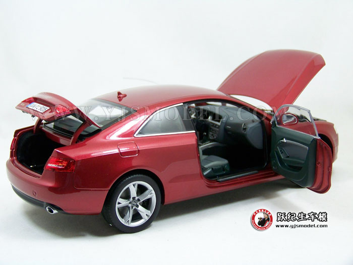 红色奥迪A5 汽车模型