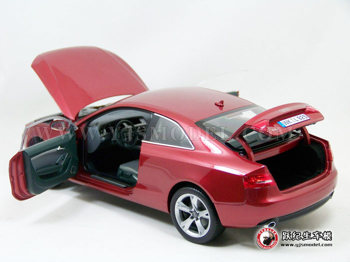 红色奥迪A5 汽车模型